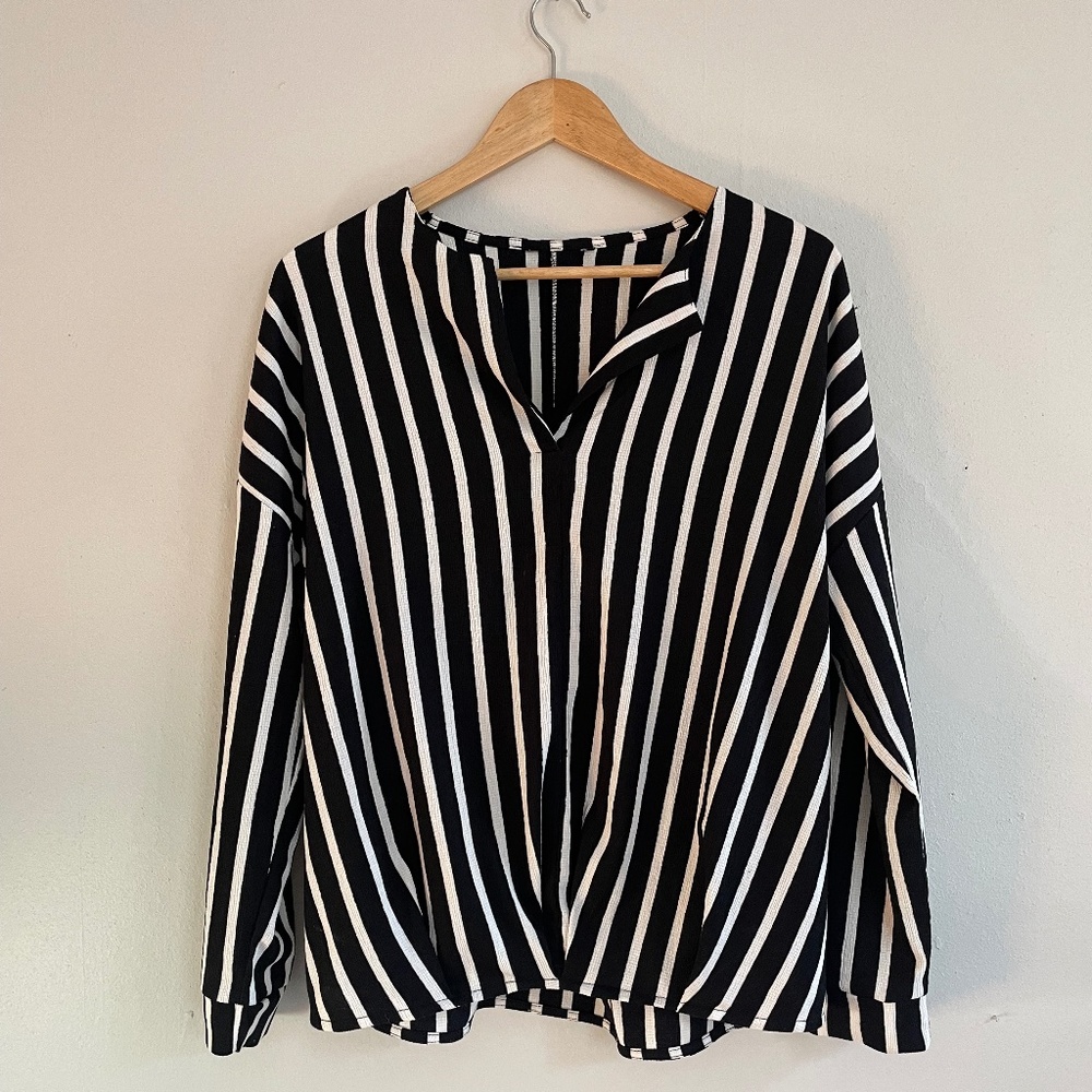 Lightweight Vertical Striped Blouse